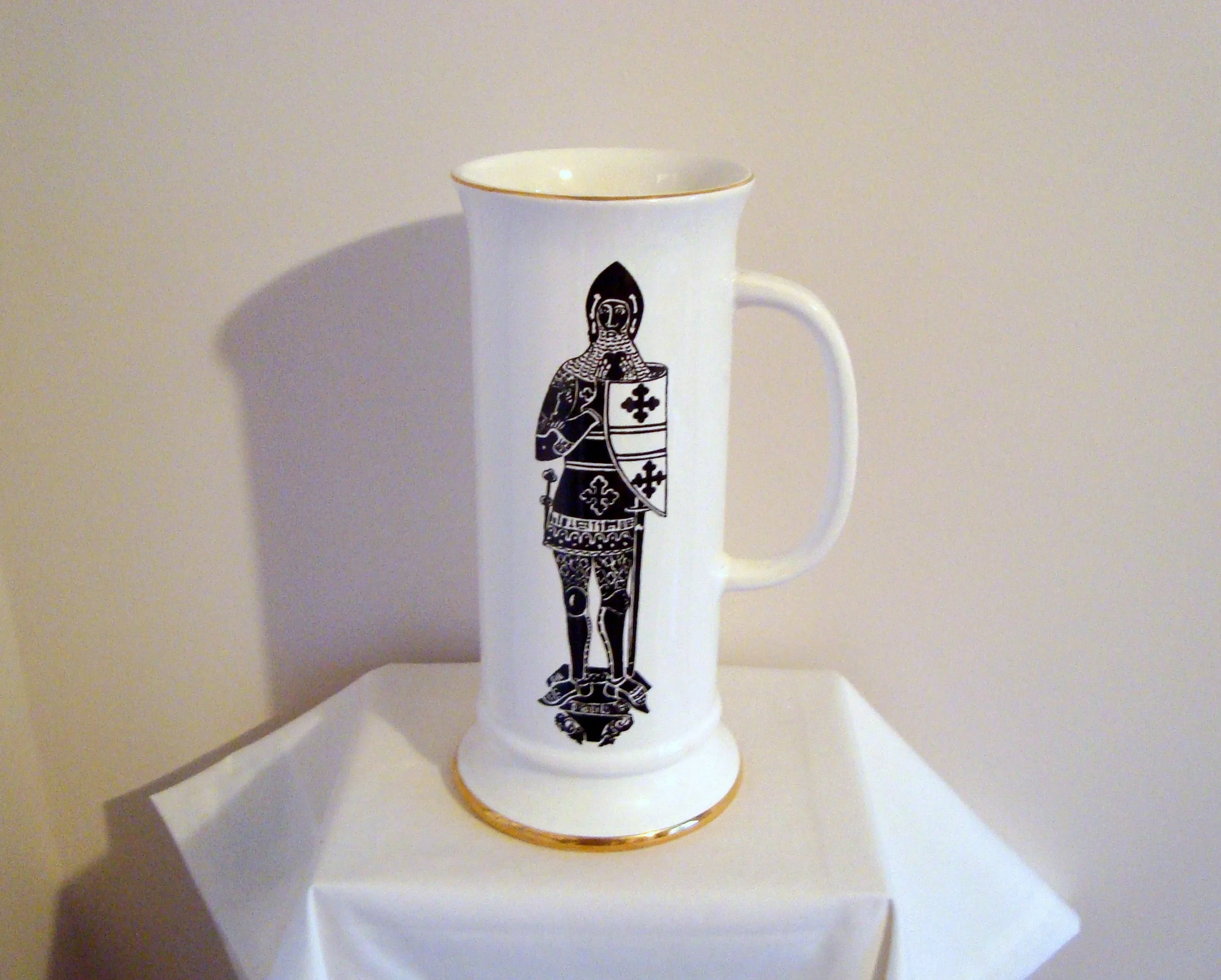 1970s SylvaC Ware Model 5282 White Heraldic Brass Rubbing Tankard