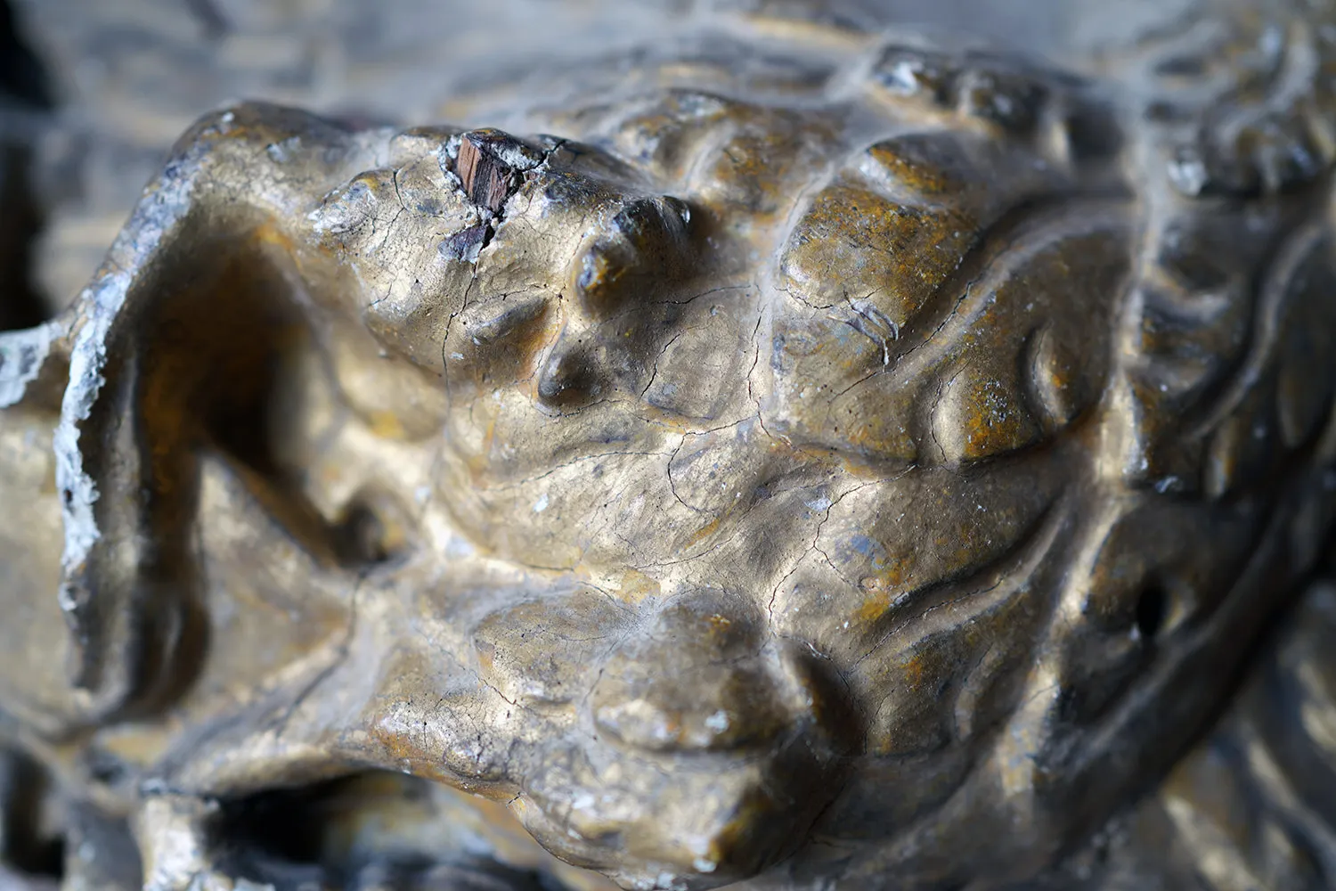 A George II Period Carved & Gilded Wood & Gesso Fragment c.1730