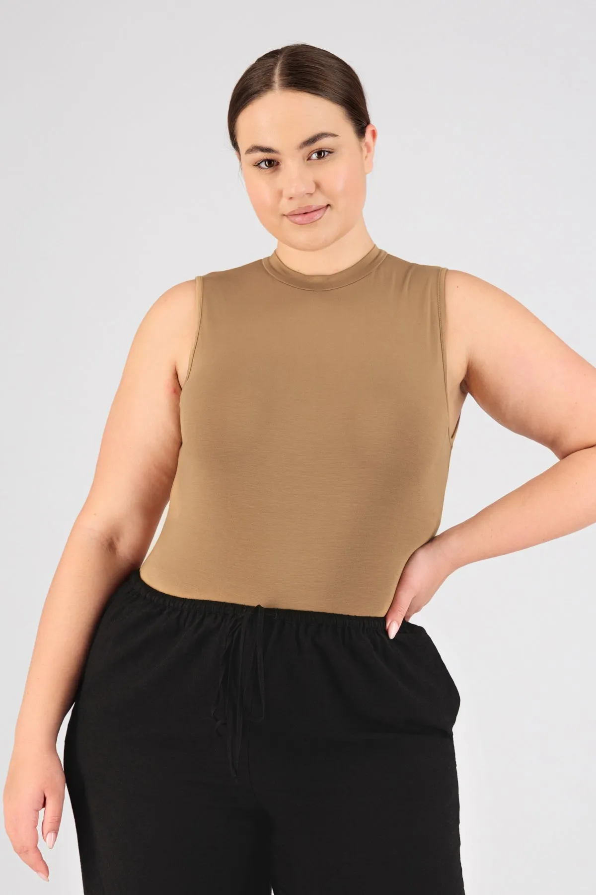 Sleeveless Layer - Tan